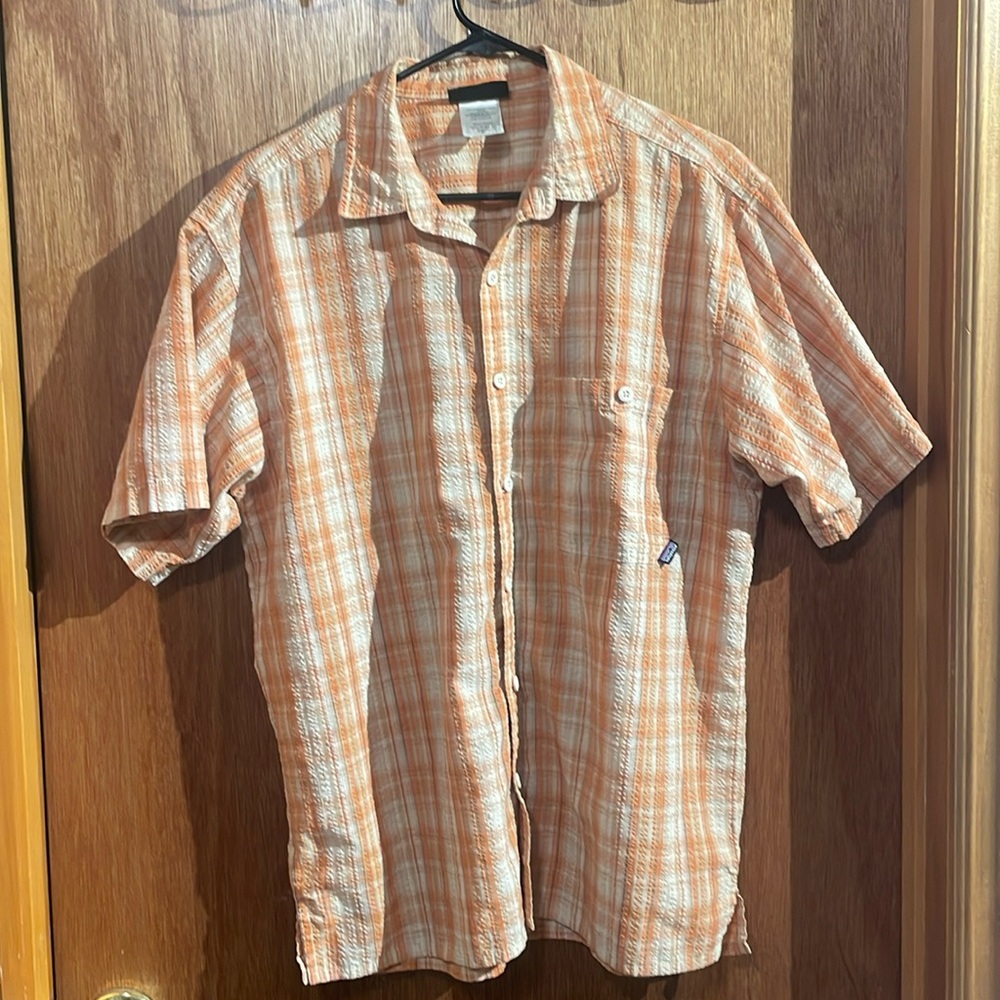 Patagonia puckerware LS shirt, size L; organic cotton poly blend